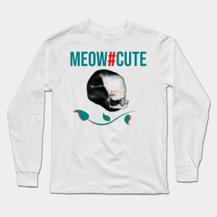 Meow cute baby cat sleep Long Sleeve T-Shirt